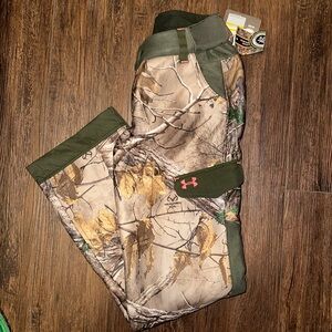 NWT womens under armour hunting pants